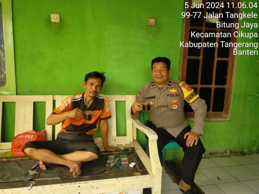 Aipda Tri Iskandar Bhabinkamtibmas Desa Bitung Jaya Polsek Cikupa Gelar Yuk Ngopi Wae di Kampung Bul