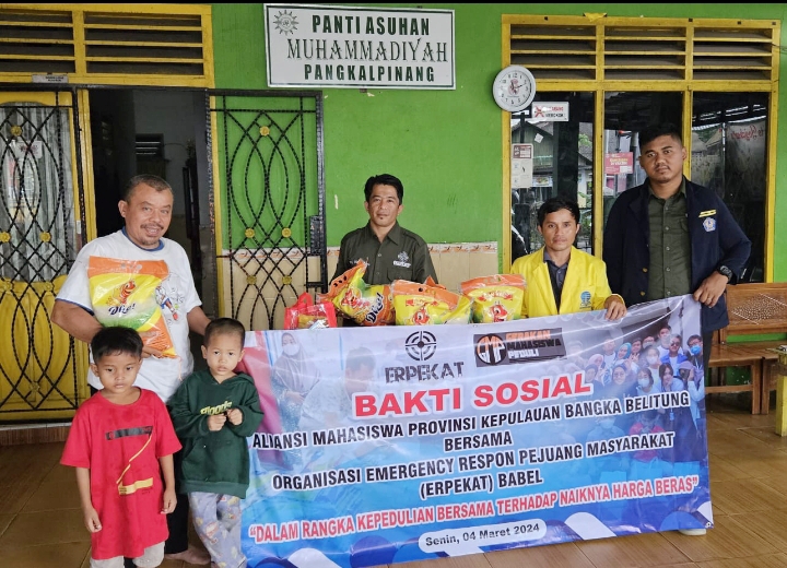 Bantu Ekonomi Masyarakat, AMBB dan ERPEKAT Bagi Sembako di Panti Asuhan