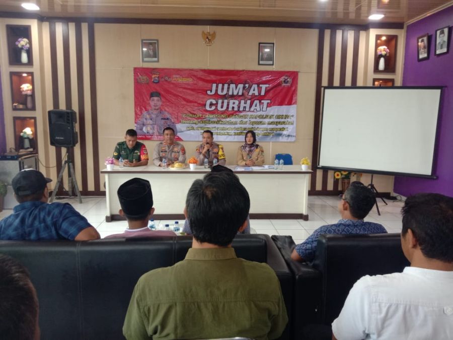Bertukar Pemikiran, Kapolsek Cikupa Ajak Warga Diskusi di Kegiatan Jumat Curhat