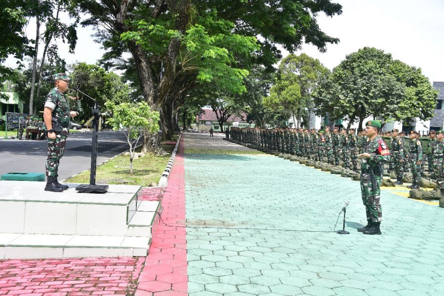Danmentar Brigjen TNI Dwi Sasongko Terima Laporan Kesiapan Latihan Praktik Jabatan Taruna Akmi