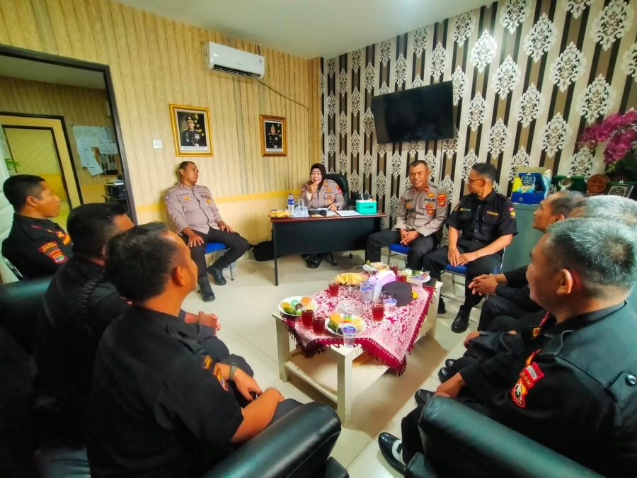 Pengurus Senkom Mitra Polri Lampung Selatan Audiensi Ke Kasat Binmas Polres Lampung Selatan