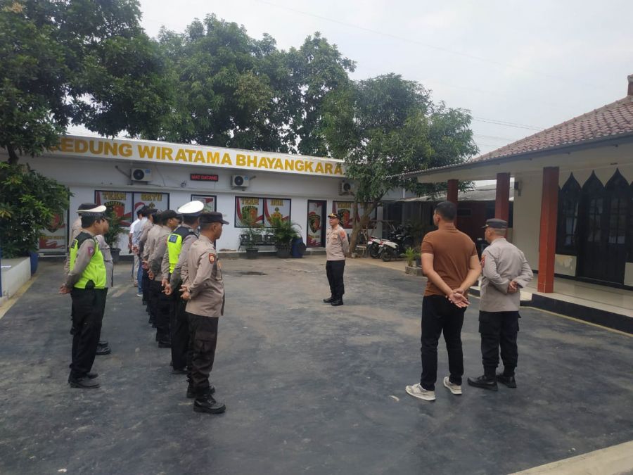 Peningkatan Kamtibmas di Cikupa, Wakapolsek Arthana Pimpin Apel Pagi