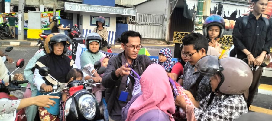 Semangat Berbagi Ramadhan, PJS Bangka Selatan Sebarkan 500 Takjil ke Masyarakat